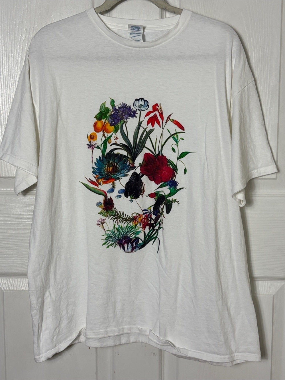 White Floral Skull Graphic Tee Delta Pro Weight Tee size XL oversized tee